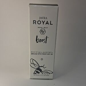 JAFRA ROYAL Boost Broad Spectrum Sunscreen - White